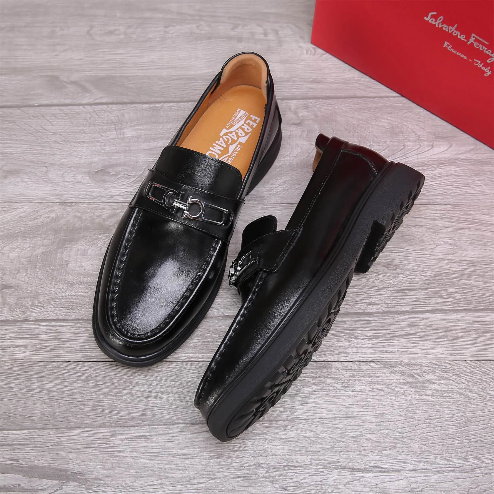 Men's shoes 💰460 🕷🕷🐂【Ferragamo】Ferragamo Popular fashionable casual shoes🇨🇳Official website counter 1:1 production, original mold opening💯Good quality visible, imported high-end first-layer waxed calfskin, water-dyed🐂leather lining🌿very clear texture, high-quality waterproof, non-slip and wear-resistant outsole🎋high quality and low price, truly handmade🍓Black optional! Code number 38-44 (45-46 customized)......